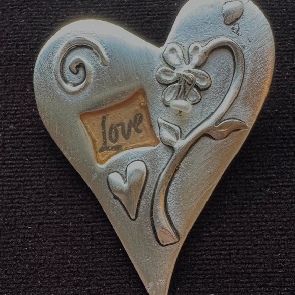 VTG 1960s BOHO VIBE HEART SHAPE MATTE SILVER TONE LAPEL HAT FASHION PIN BROACH - Picture 5 of 5